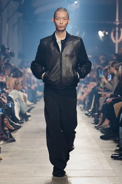 Look 37